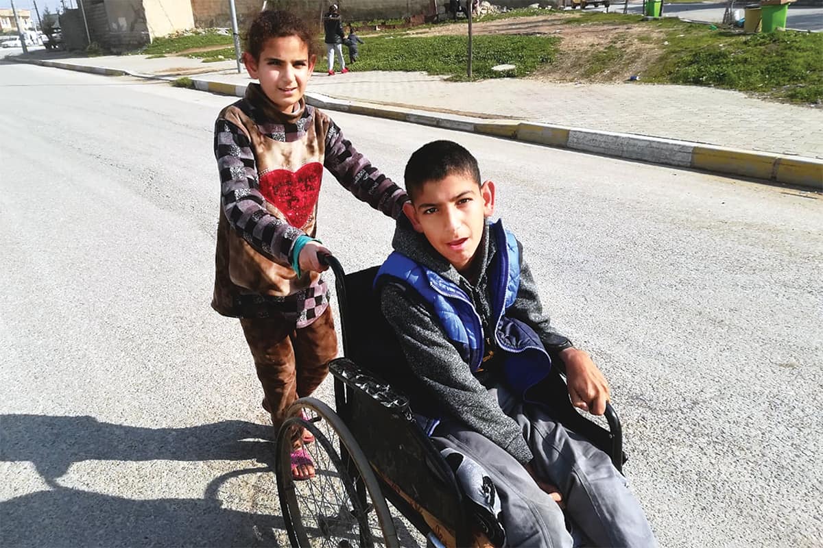 Iraq-wheelchair-delivery3