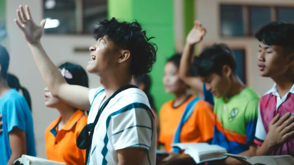 Victory students worship